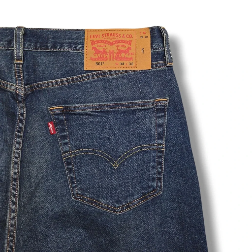 Levis 501 Jeans Mens 34 x 32 Straight Leg‎ Button Fly